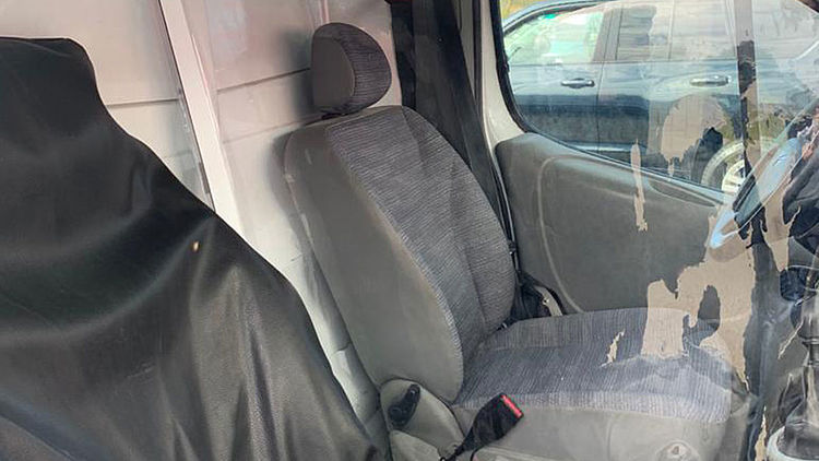 csm_PVC_Zeildoek_Autoscherm_Tussenschot_-_Corona_Preventie_85866a1479